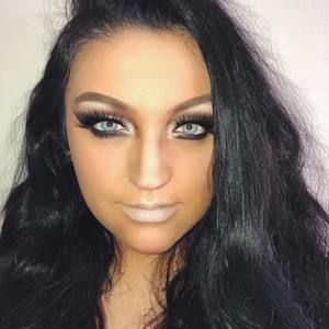 Meet your Posher, Riah